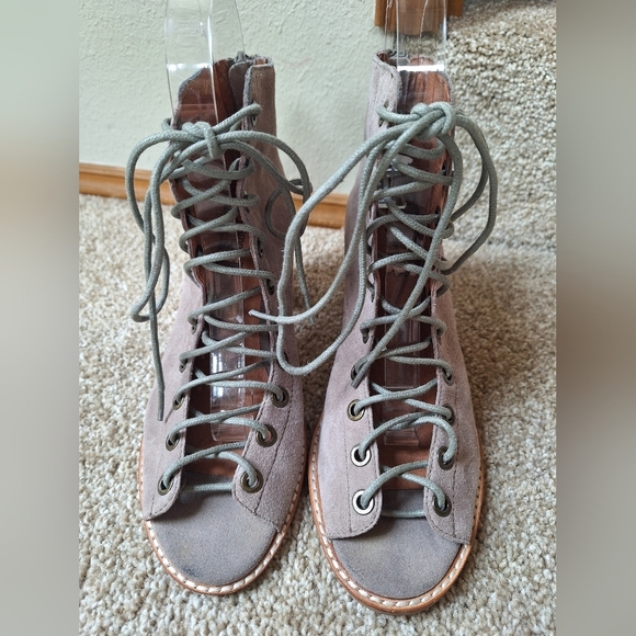 Jeffrey Campbell Grey Suede Cors Booties sz 6.5 - Picture 5 of 9